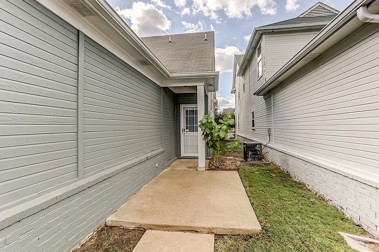 1338 Harbor Park Dr - Photo 3 of 27