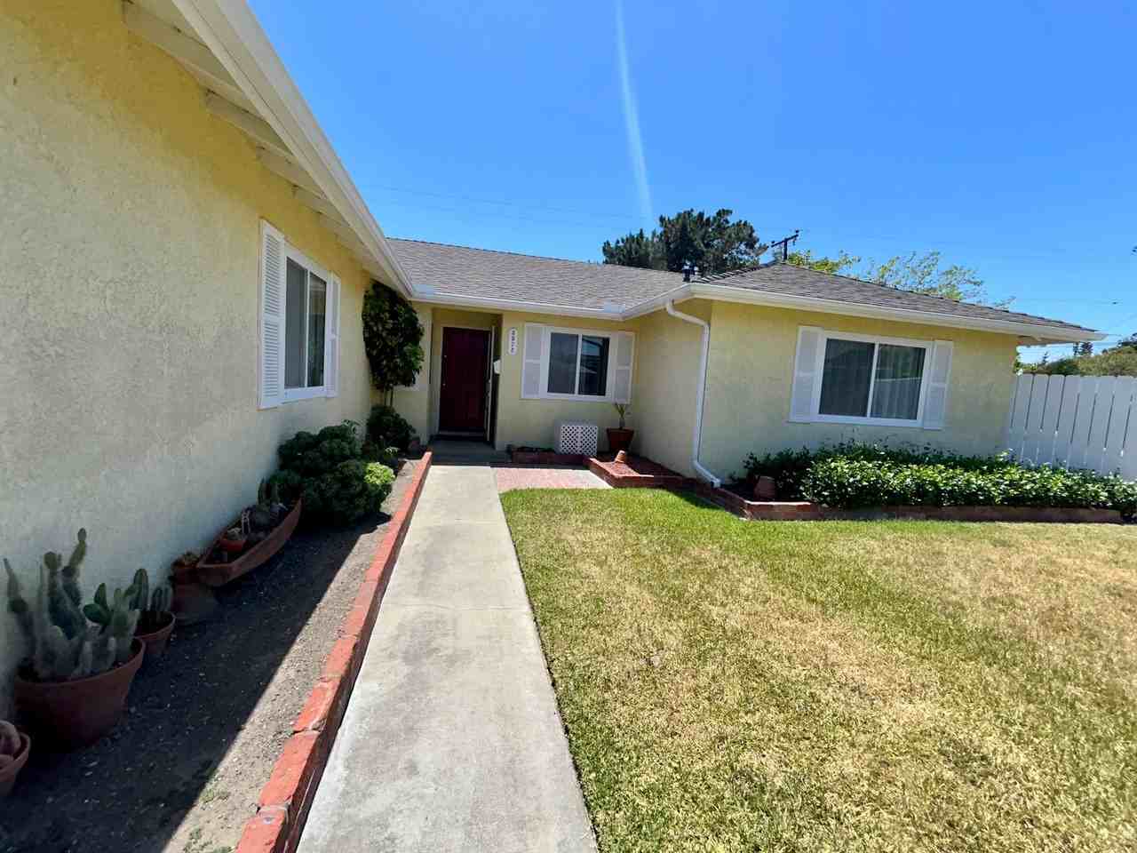 5572 Nevada Dr - Photo 2 of 22