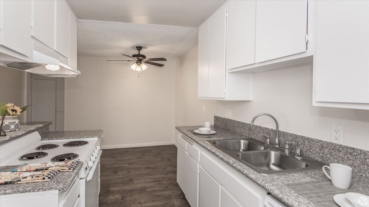 18540 Plummer Street - Photo 3 of 18
