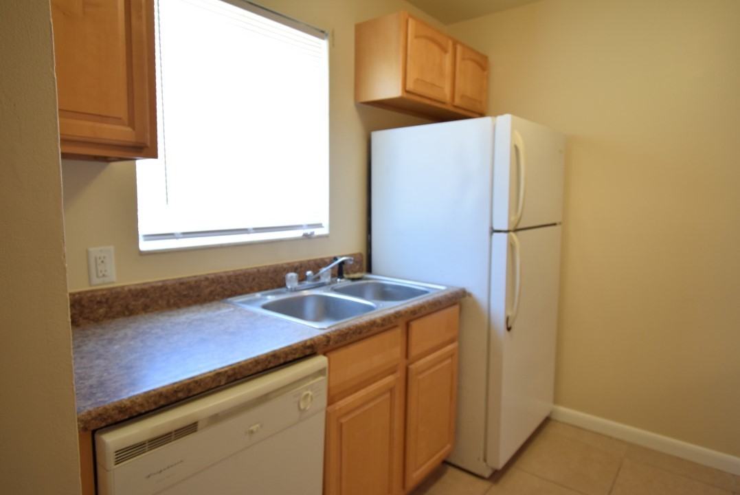 112 Cory Ln - Photo 3 of 9