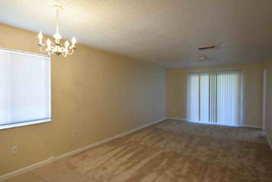 112 Cory Ln - Photo 4 of 9