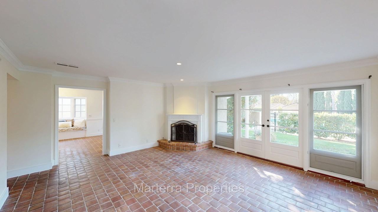 2761 Vista Umbrosa - Photo 2 of 32