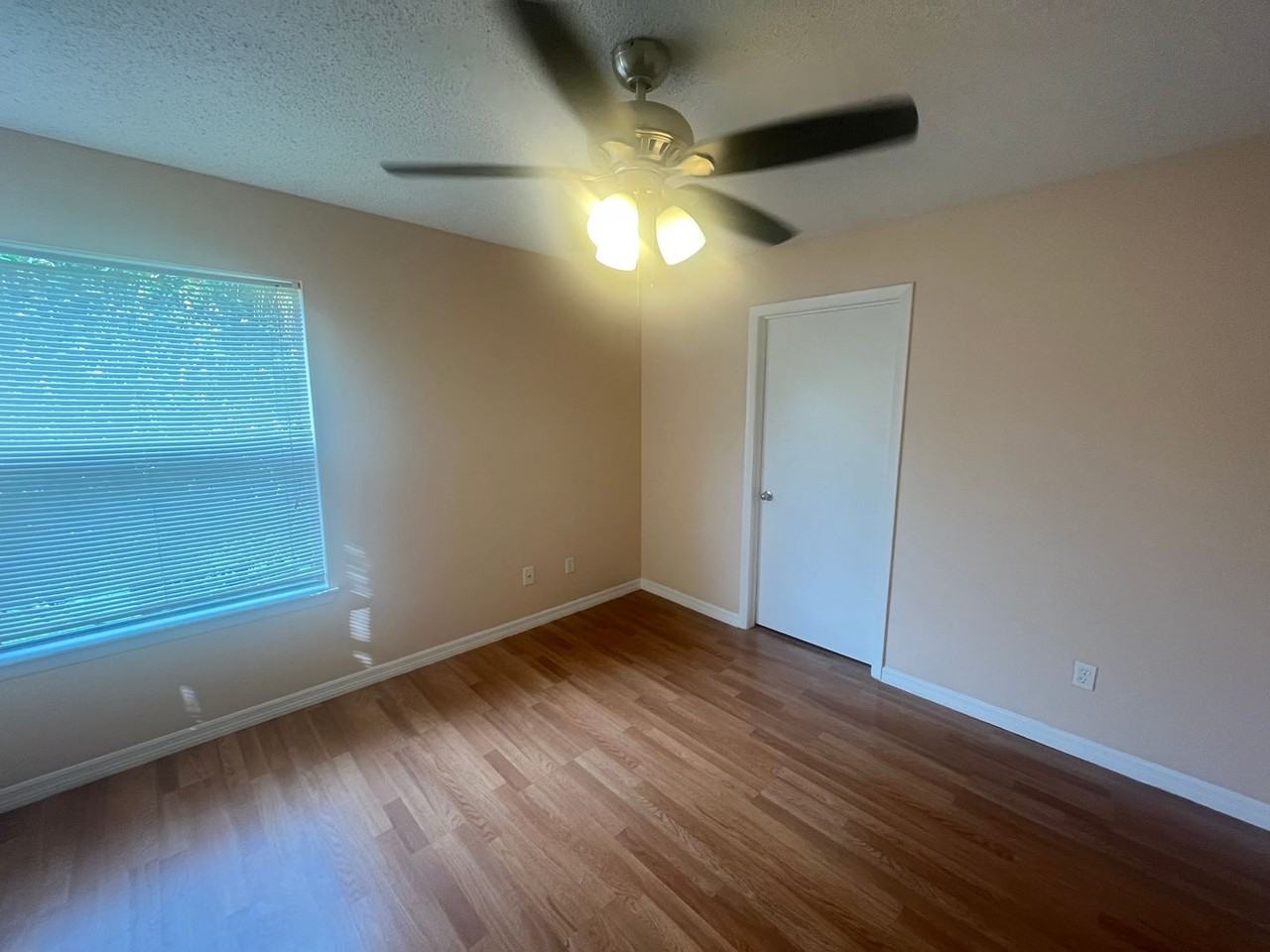2597 Grassy Point Dr - Photo 7 of 9