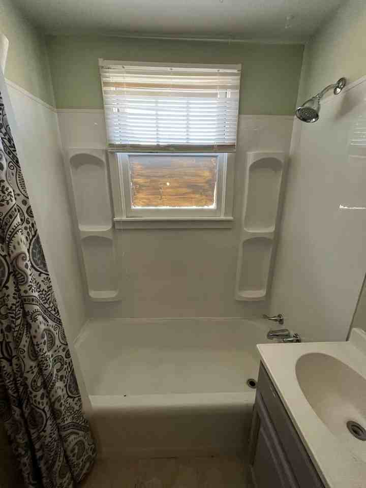1905 12th St - Photo 4 of 14