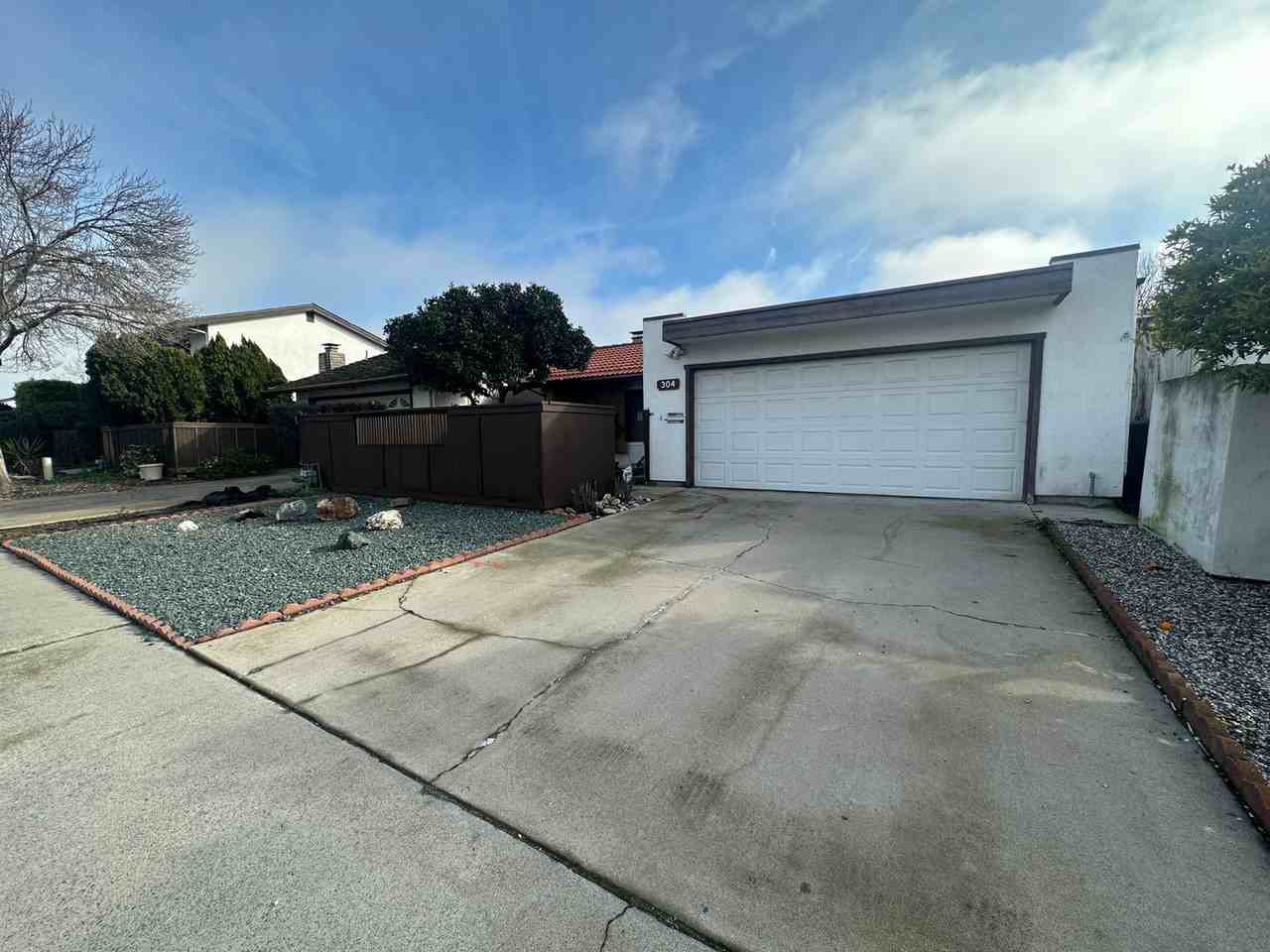 304 De Vega Ct - Photo 2 of 4