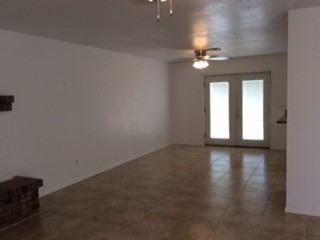 2425 S 27th Ave - Photo 4 of 22