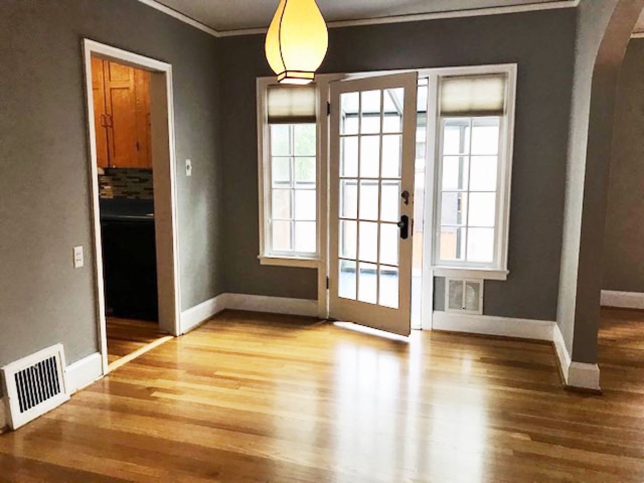2082 Ivy St - Photo 4 of 19