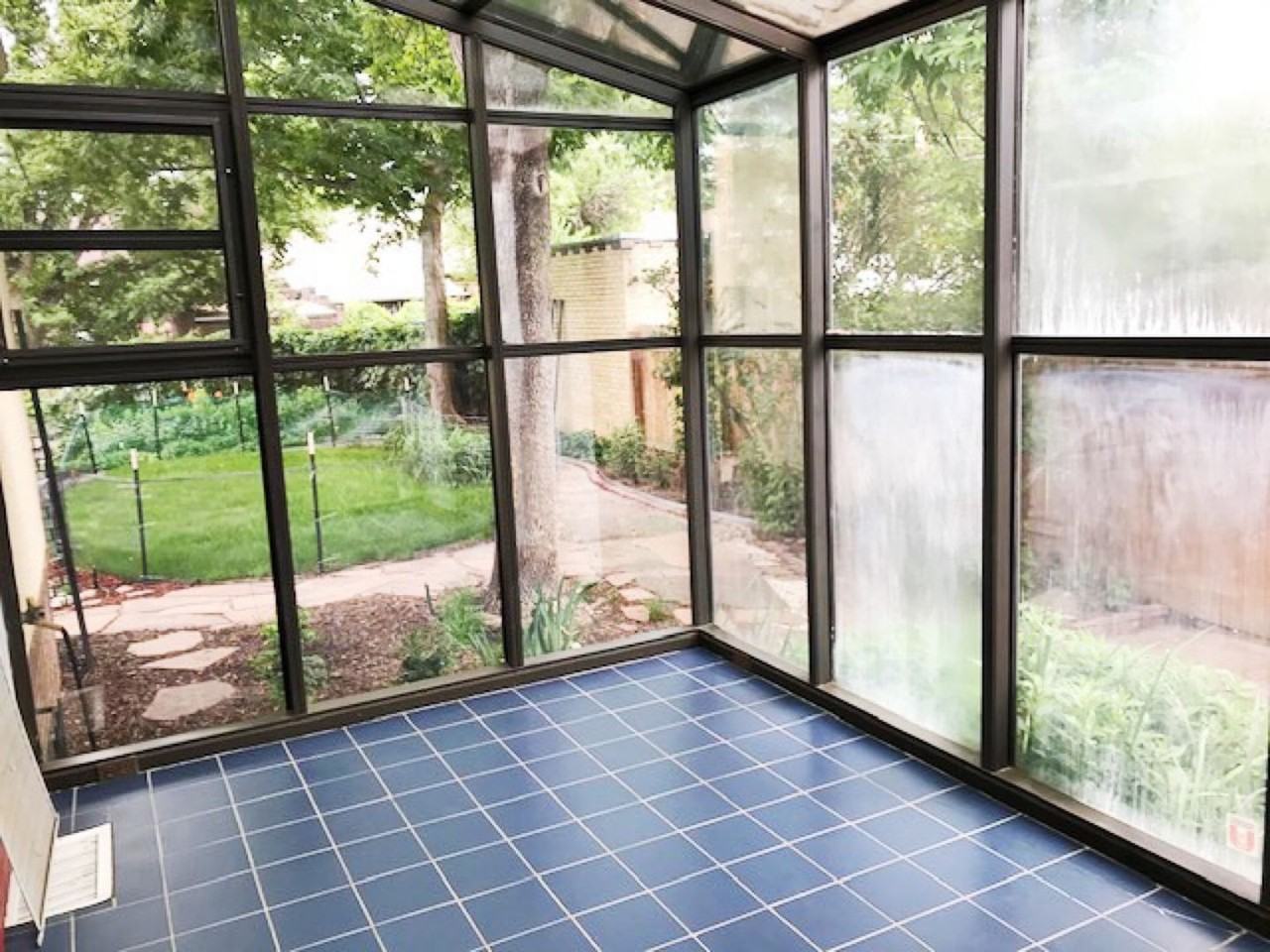 2082 Ivy St - Photo 5 of 19