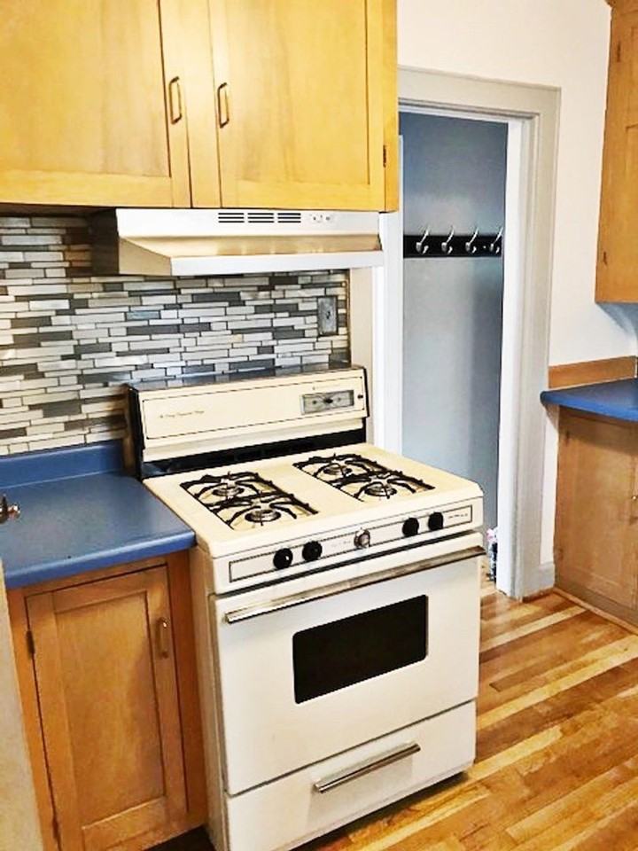 2082 Ivy St - Photo 6 of 19