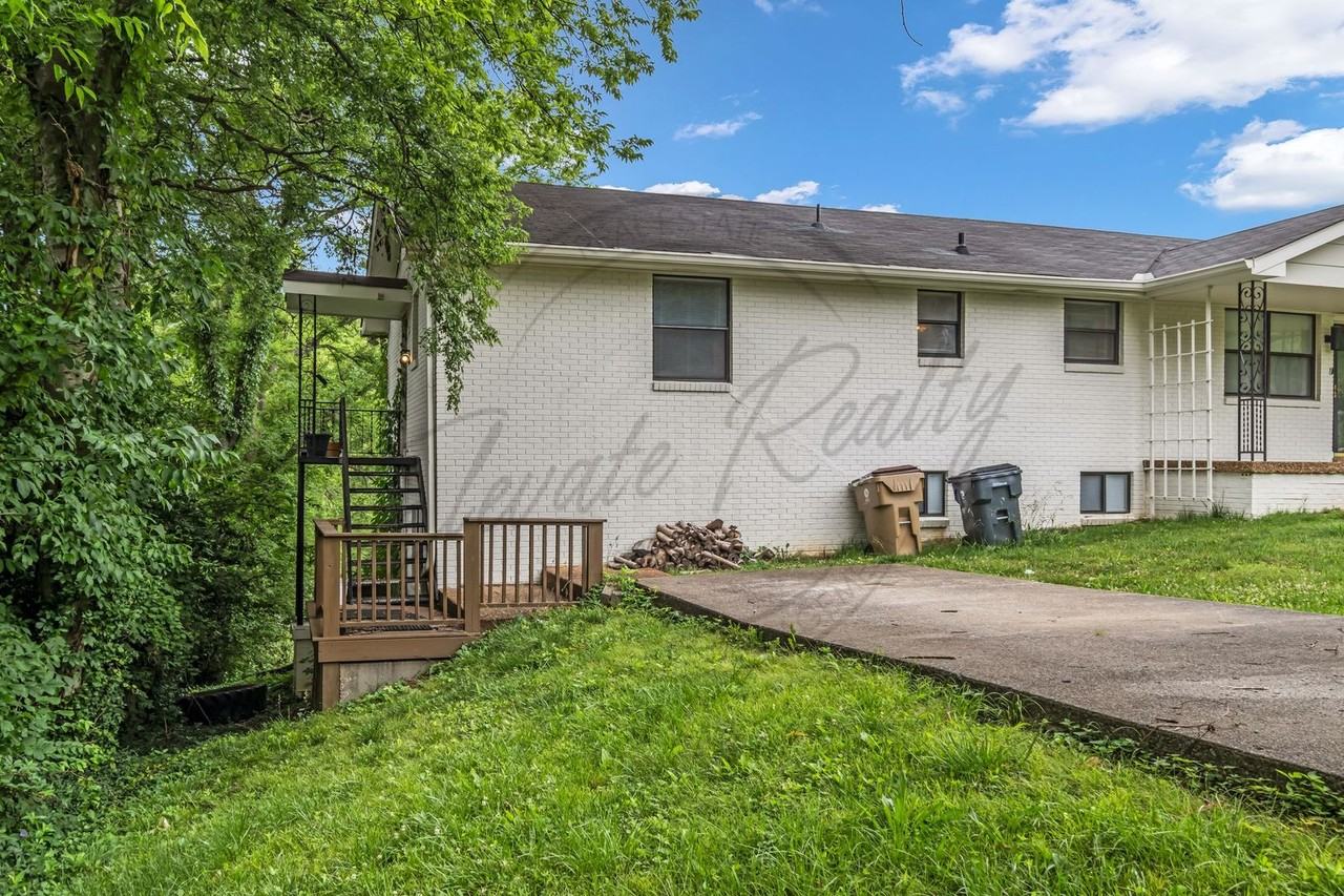 606 Ellen Dr #A - Photo 3 of 25