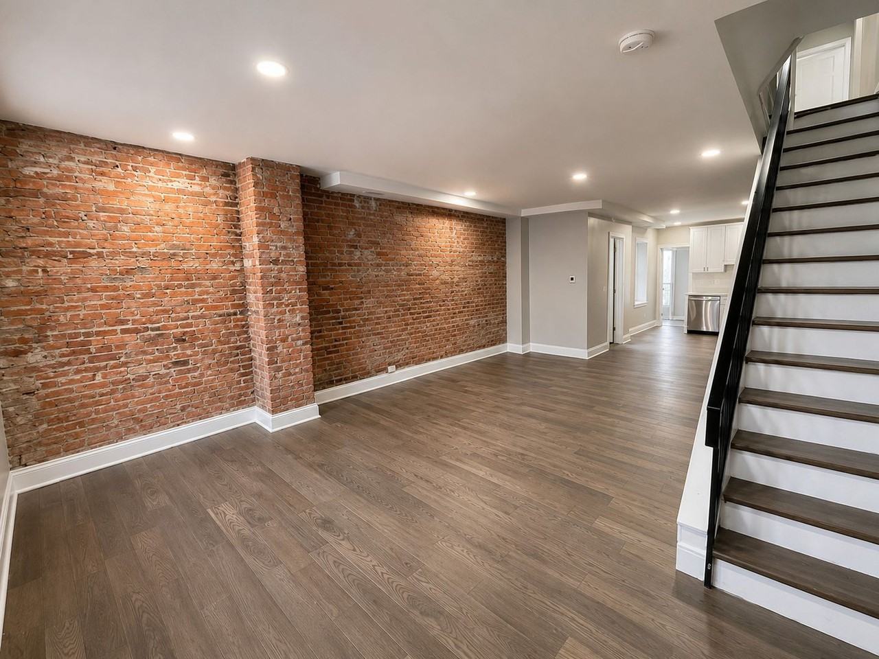 347 N Robinson St - Photo 2 of 26