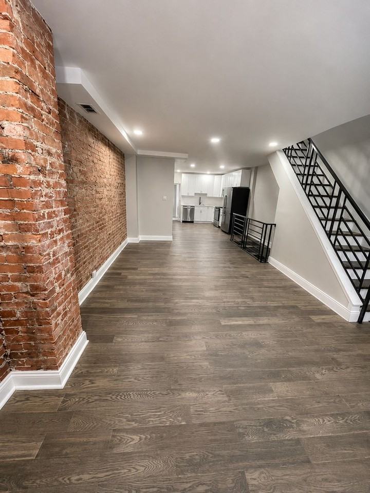 347 N Robinson St - Photo 3 of 26