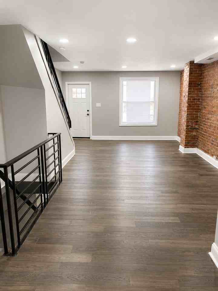 347 N Robinson St - Photo 4 of 26