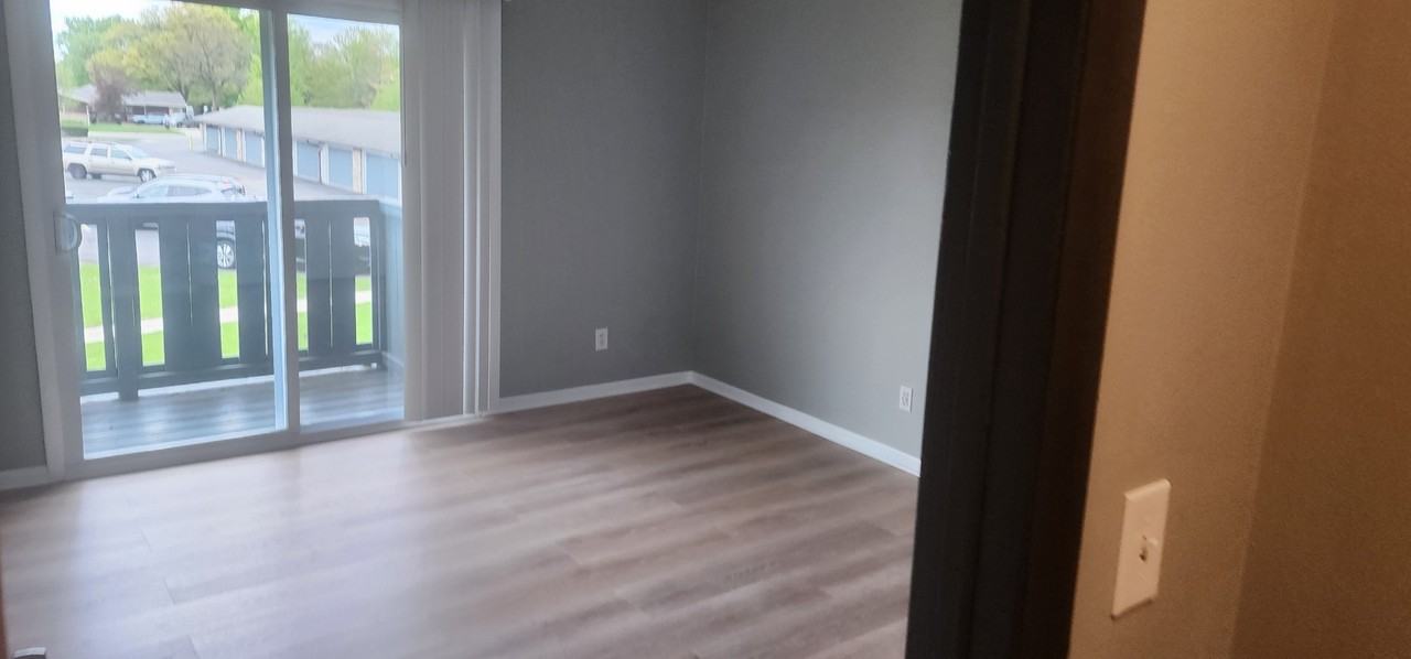 Oak Knoll 1 - Photo 2 of 16