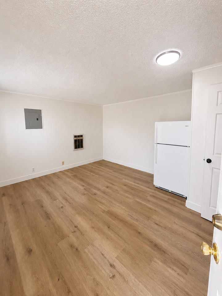 617 N 14th St - Photo 3 of 8