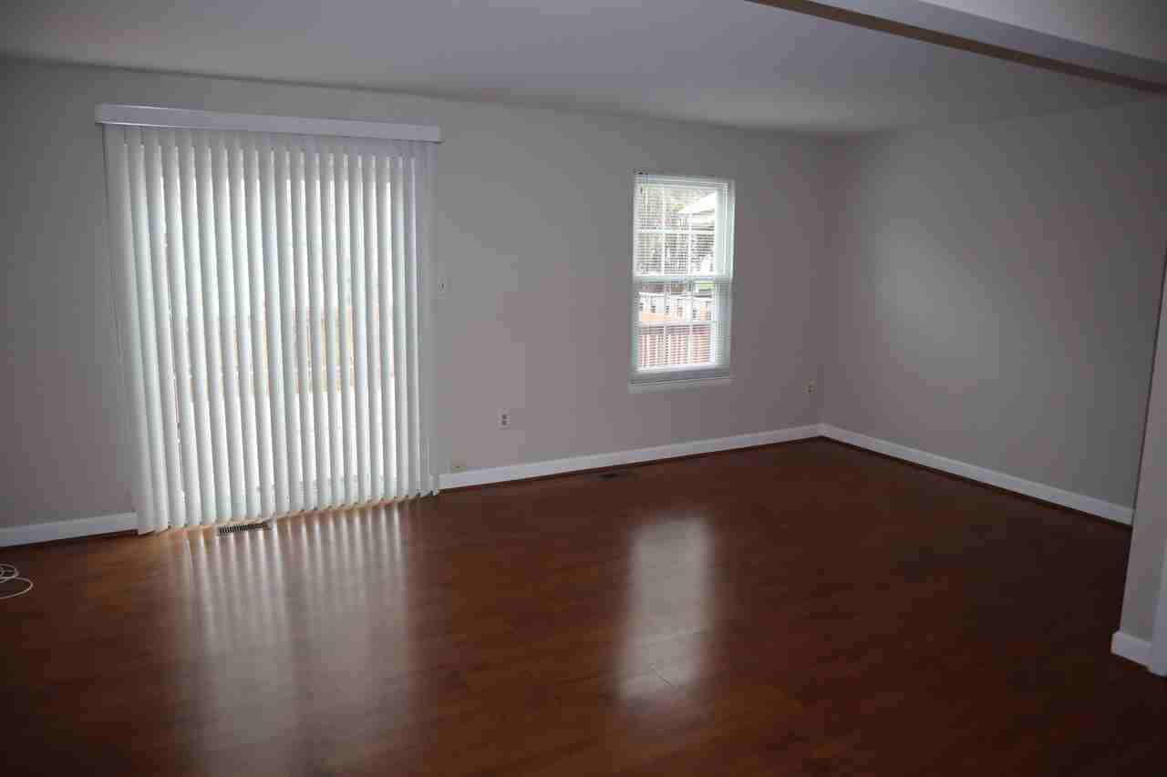 9513 Melrose Square Way - Photo 5 of 24