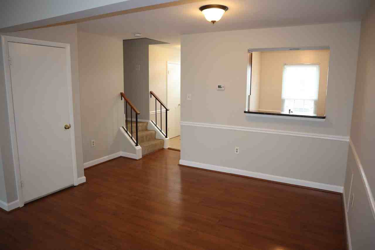 9513 Melrose Square Way - Photo 7 of 24