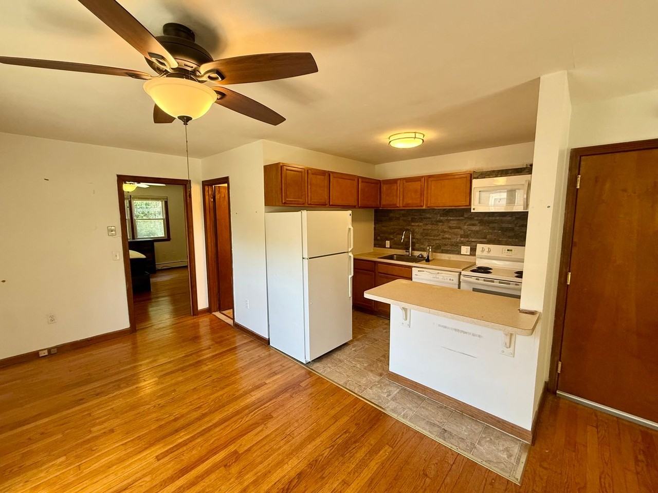 Harbortree Apartments - Photo 6 of 14