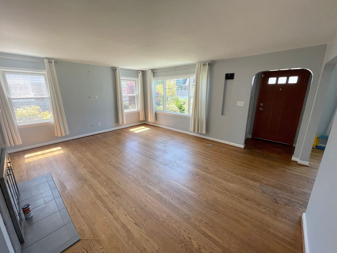 8312 18th Ave Nw - Photo 4 of 27