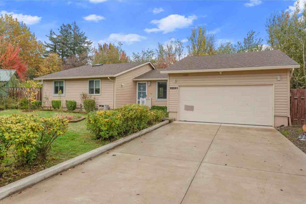 3036 Se Lewis Ct - Photo 2 of 15