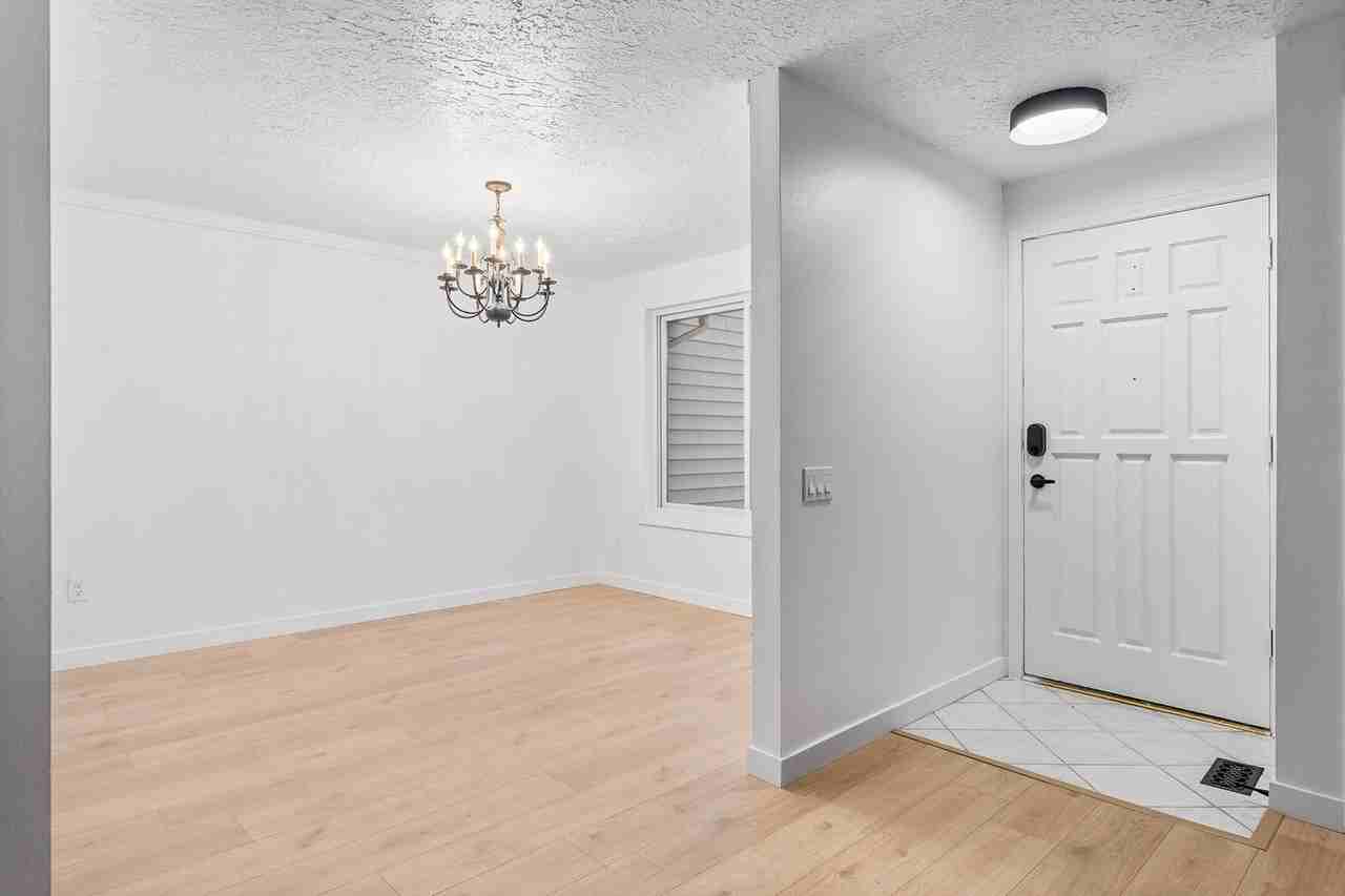 3036 Se Lewis Ct - Photo 4 of 15