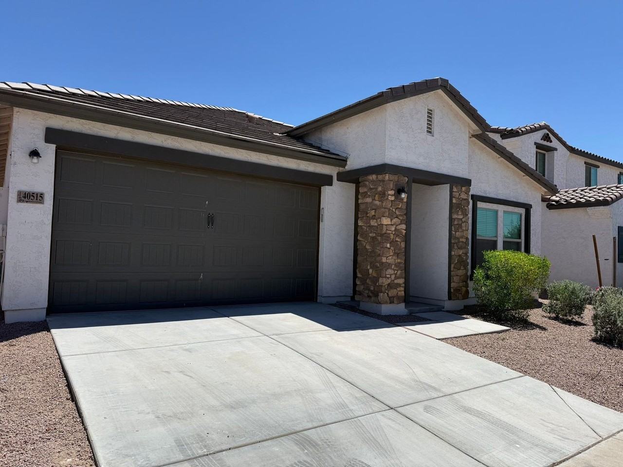 40515 W Chambers Dr - Photo 2 of 50