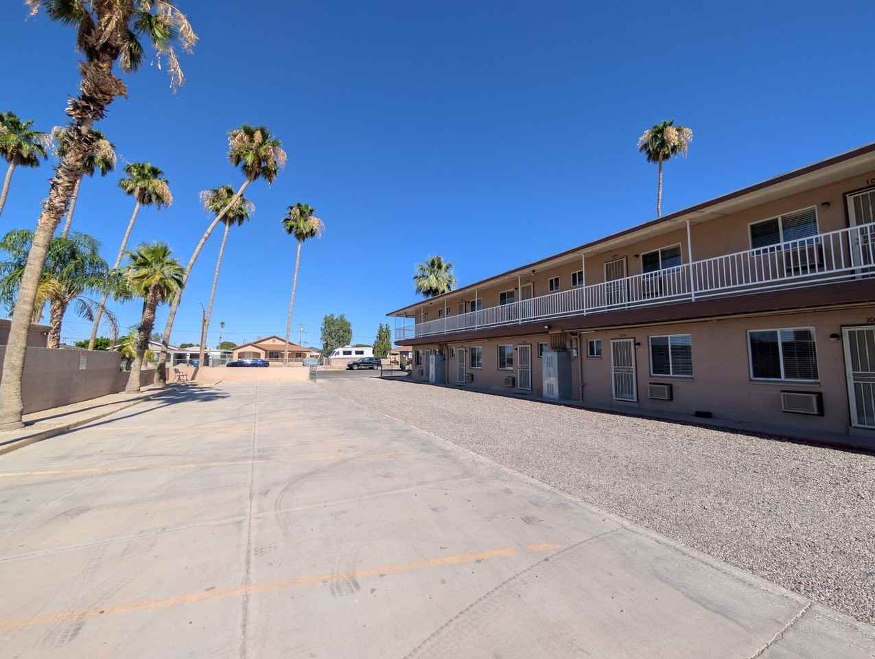 Aloha Apartments - Photo 4 of 37