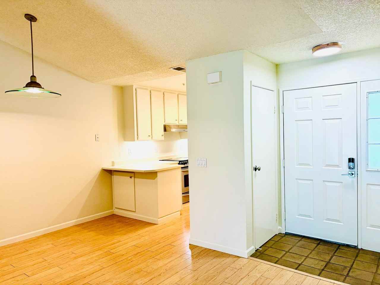 1211 Capri Way - Photo 4 of 50