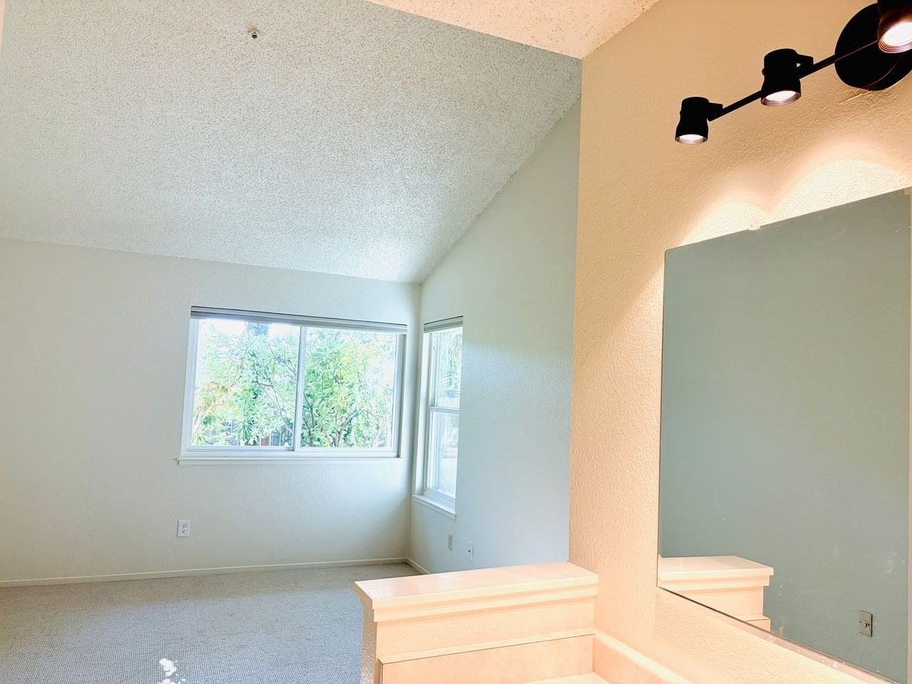 1211 Capri Way - Photo 6 of 50