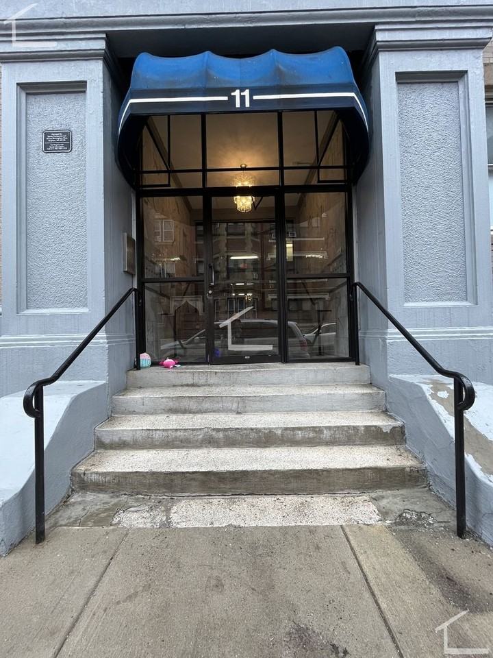 13 Royce Rd - Photo 5 of 8