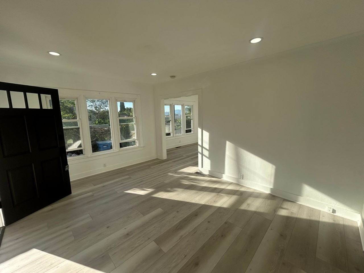 217 N Bel Aire Dr - Photo 3 of 17