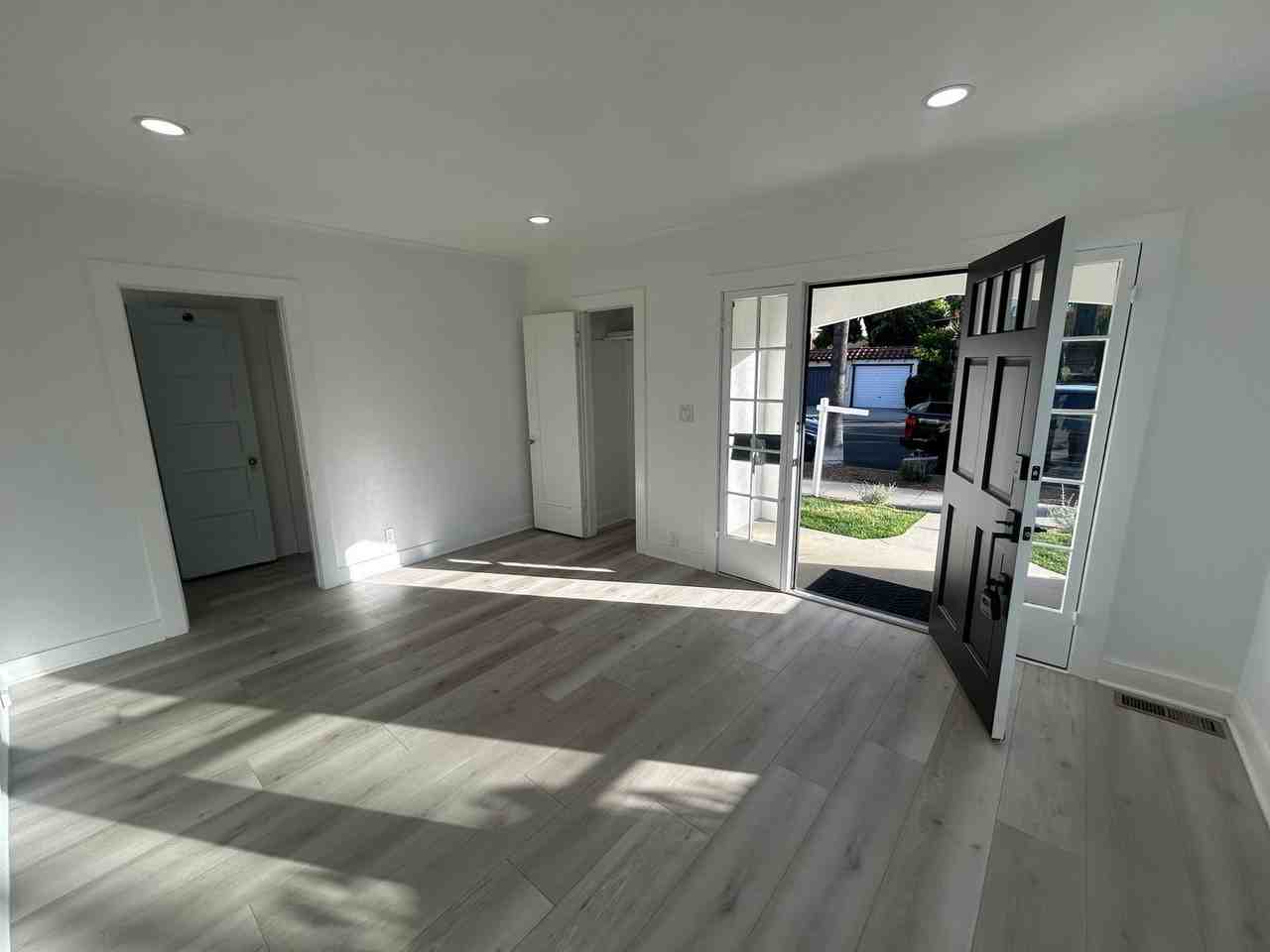 217 N Bel Aire Dr - Photo 4 of 17