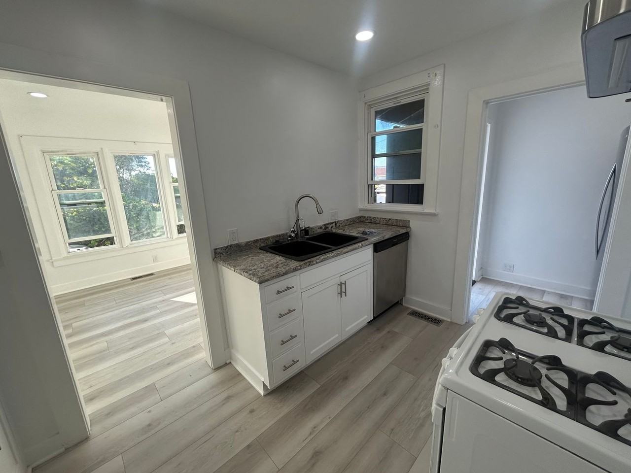 217 N Bel Aire Dr - Photo 6 of 17