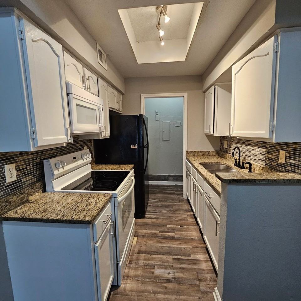 3209 Norwalk Ave #101 - Photo 3 of 24