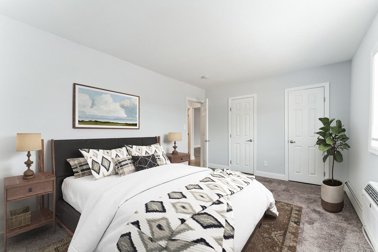 Mid Island Apartments - Photo 3 of 12