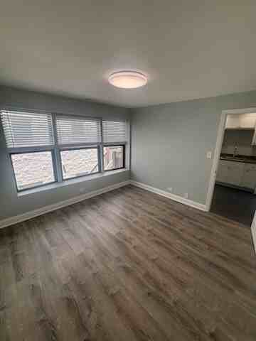 126 East 42nd Street - Photo 4 of 8