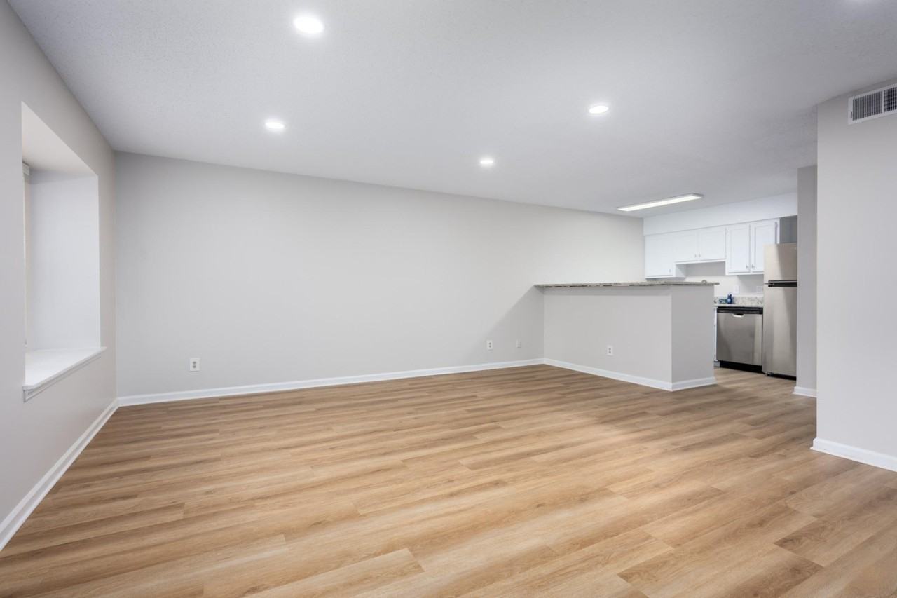 The Hedges Apartment Homes - Photo 3 of 17