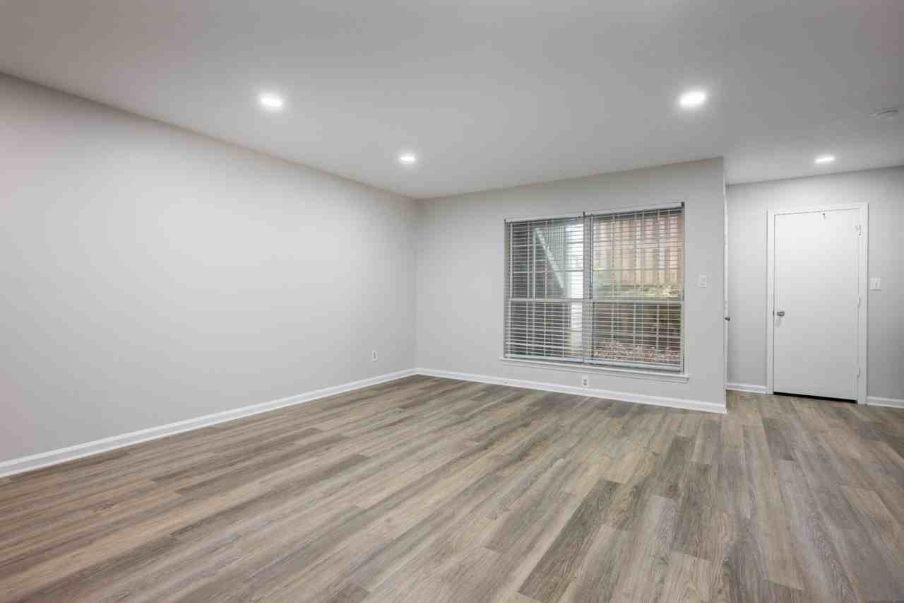 The Hedges Apartment Homes - Photo 4 of 17