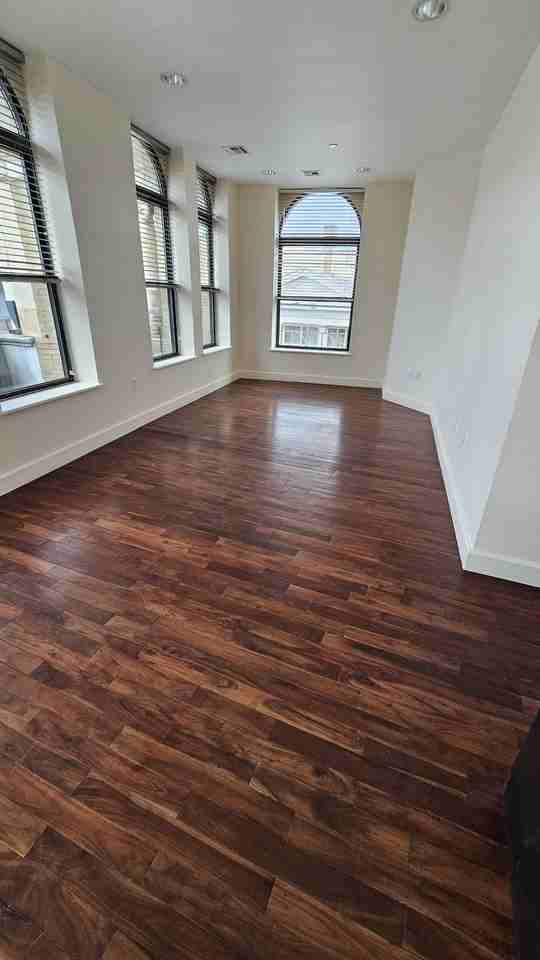 63 Bank St - Photo 2 of 5