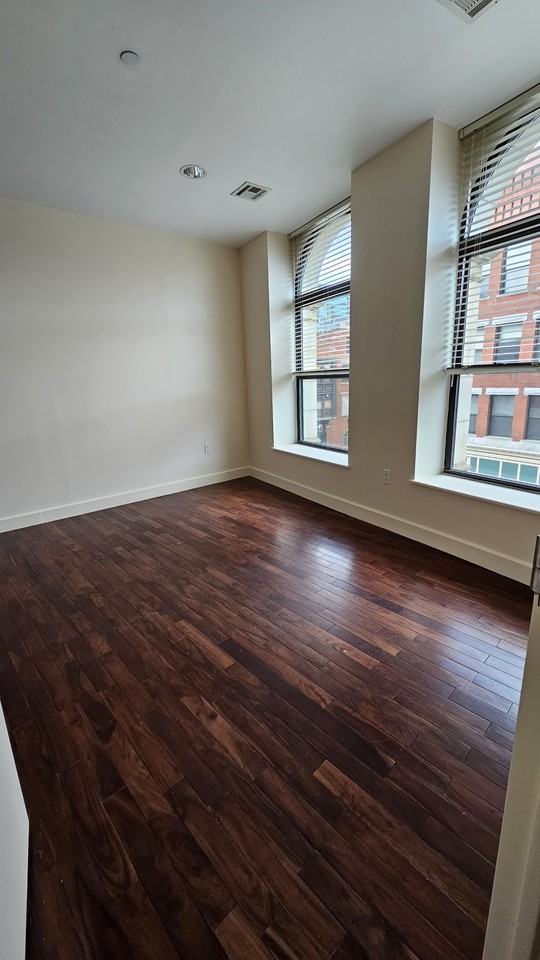 63 Bank St - Photo 4 of 5