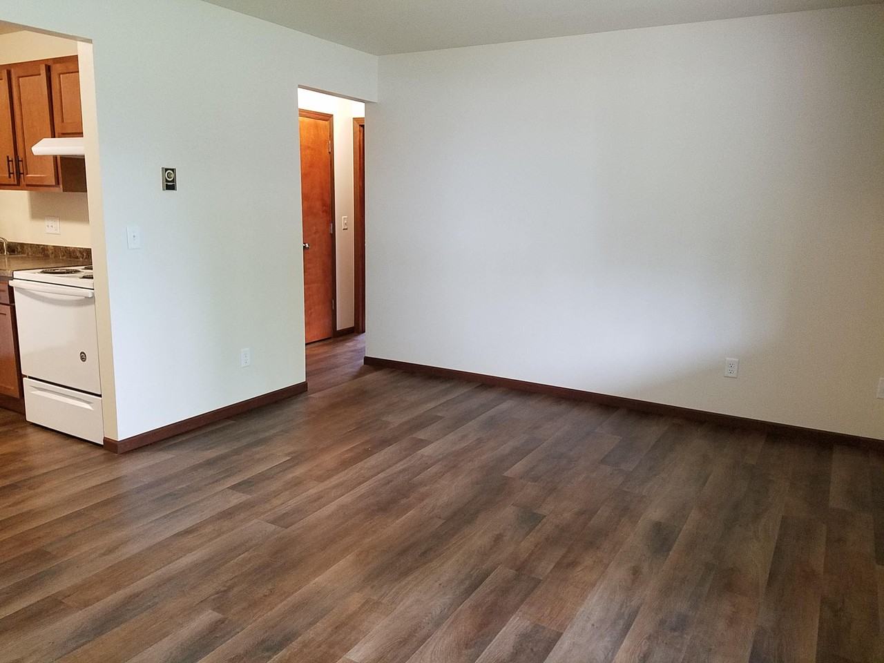 3202 Terrace Court - Photo 4 of 9