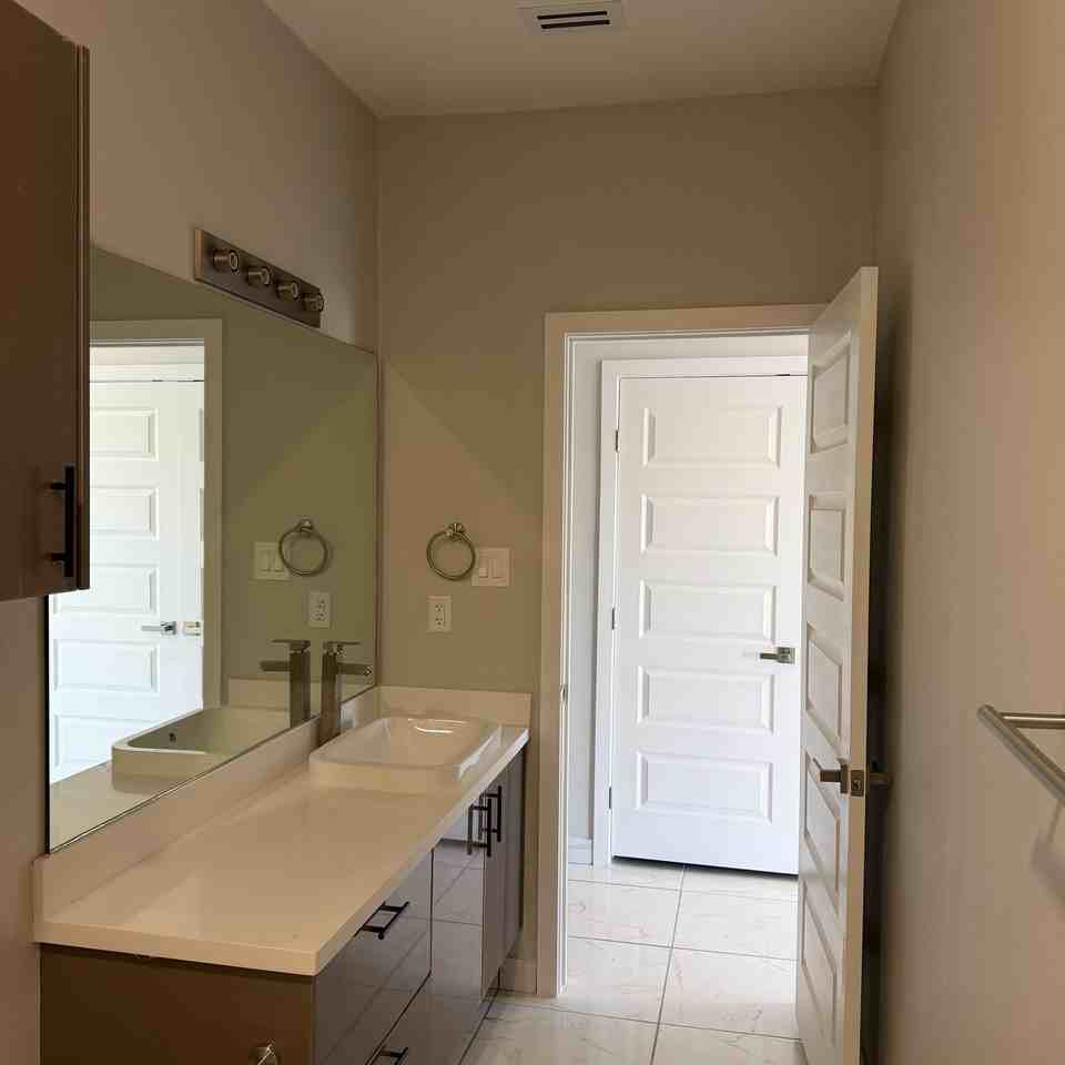 3502 South Urbahn Avenue - Photo 3 of 7