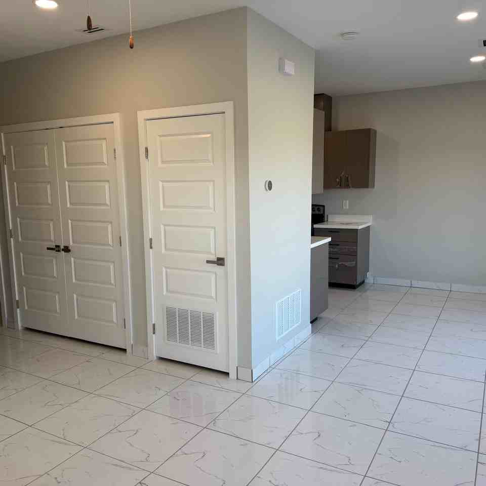 3502 South Urbahn Avenue - Photo 4 of 7