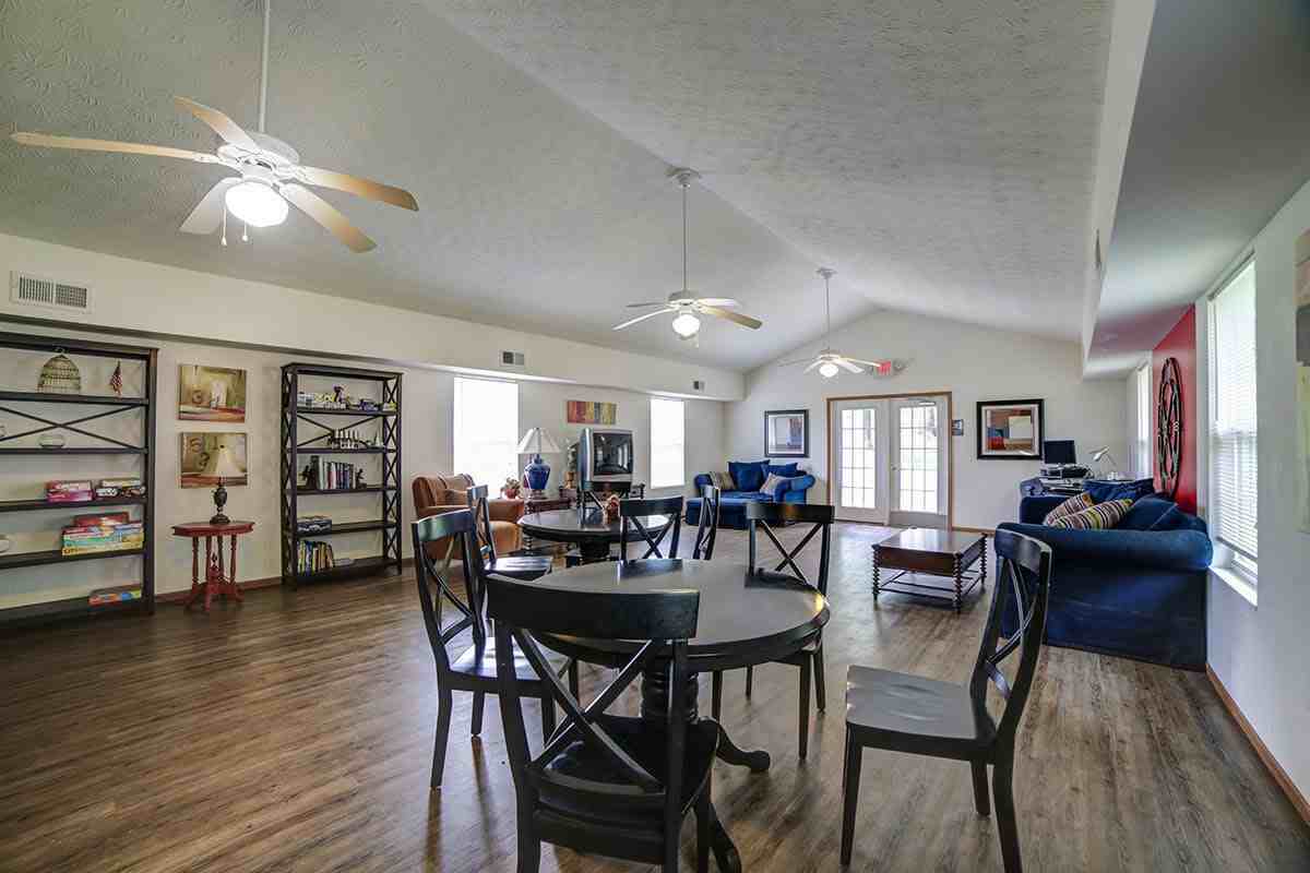 Madison Grove - Photo 4 of 15