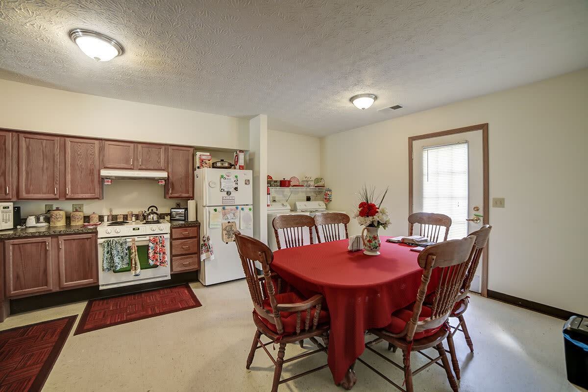 Madison Grove - Photo 7 of 15
