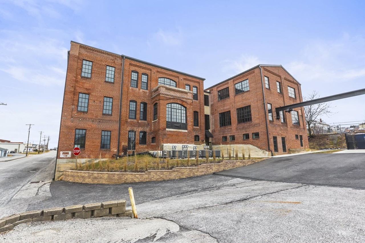 Lombard Commons - Photo 2 of 28