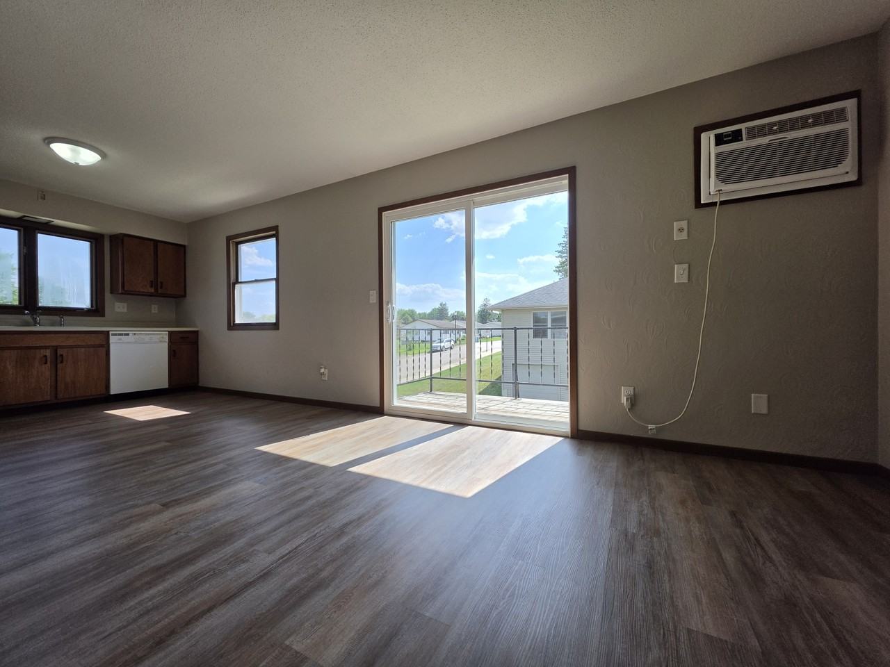 408-412 3rd Ave SW - Photo 4 of 15