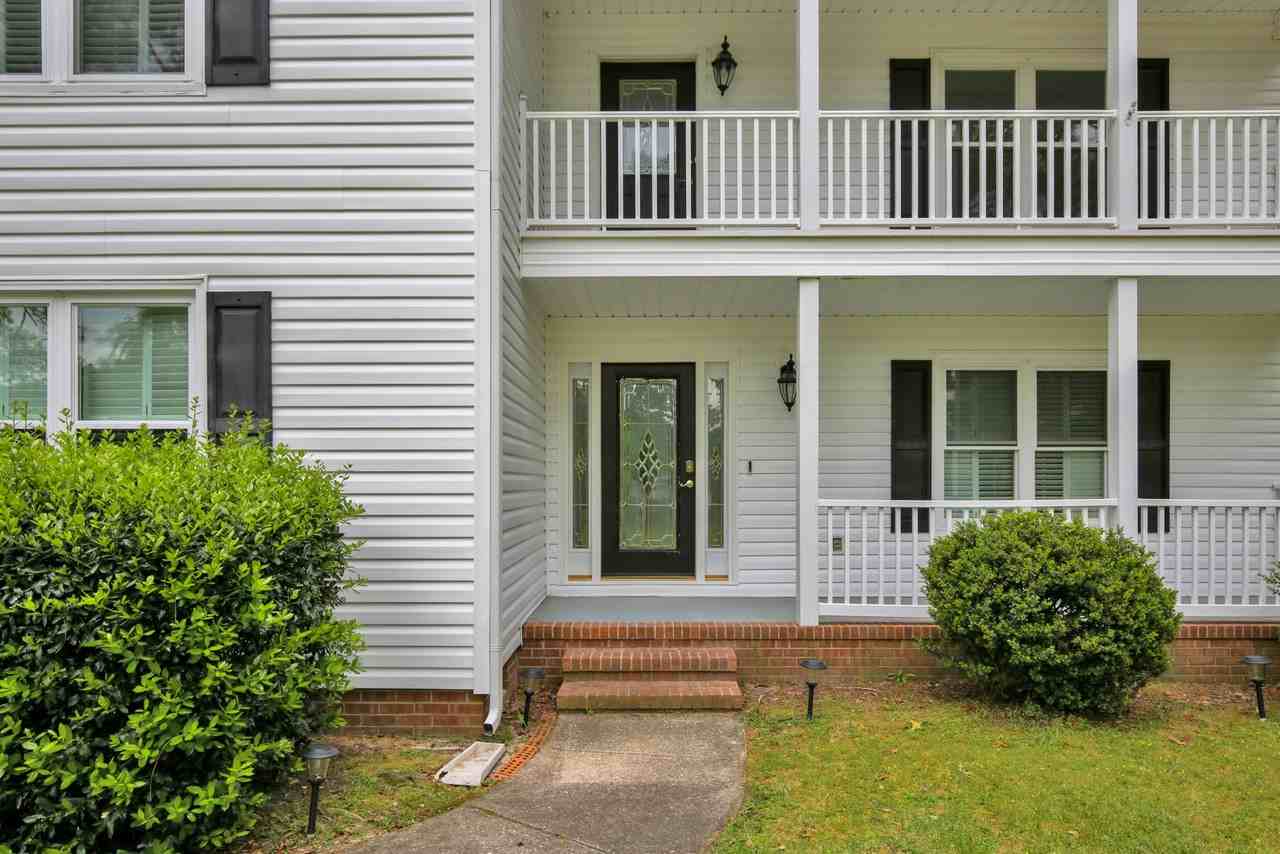 853 Foxcroft Dr #SM - Photo 4 of 37