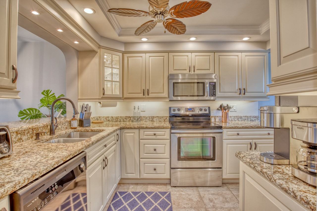 5640 Golf Pointe Dr #1 - Photo 7 of 13