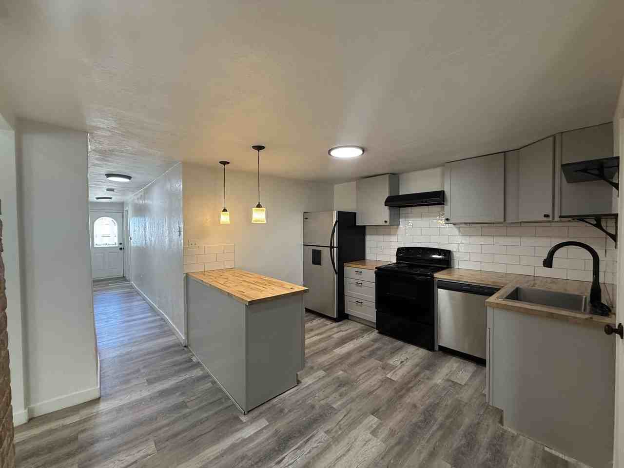 2557 Adams Ave #4 - Photo 4 of 12